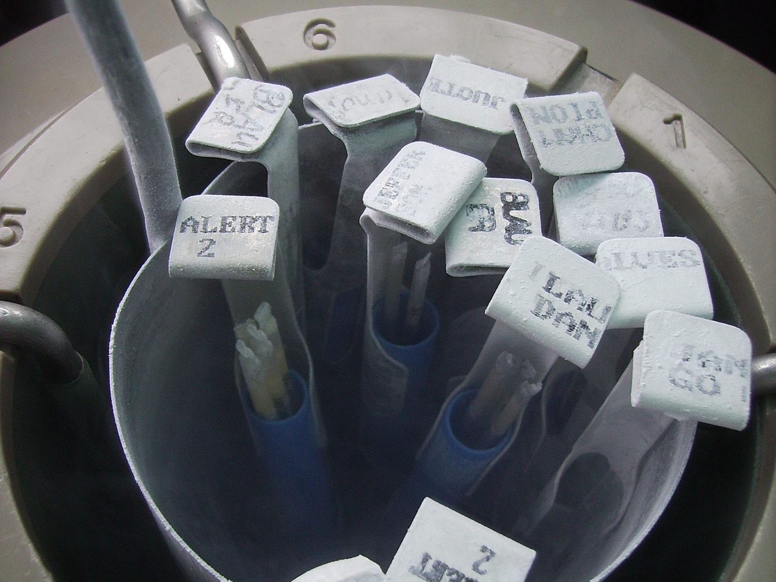 Silver Highland semen straws, photo 3